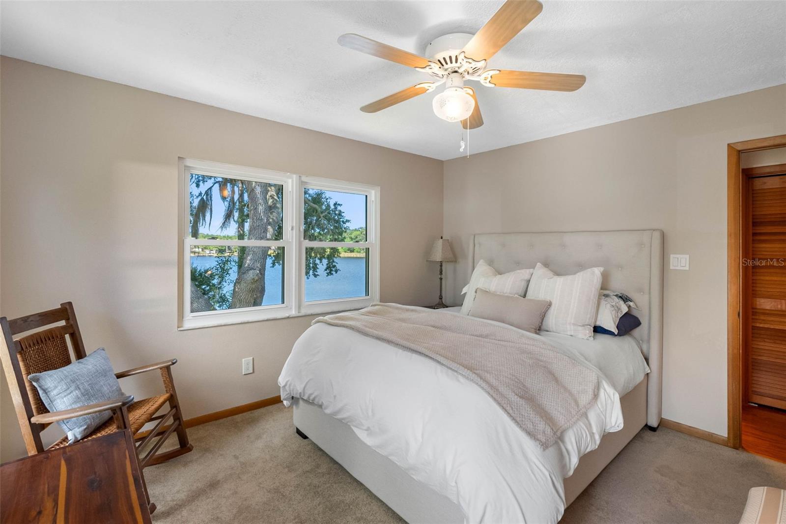 Image 37 of 67 For 10209 Lake Grove Drive