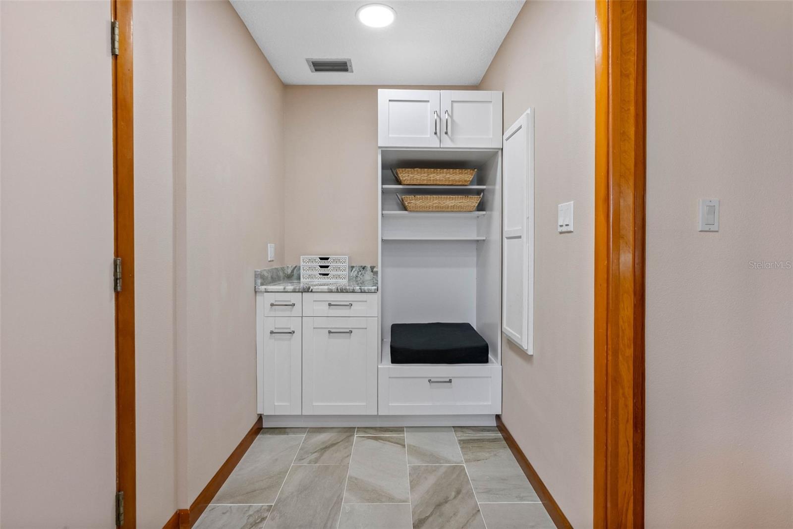 Image 40 of 67 For 10209 Lake Grove Drive