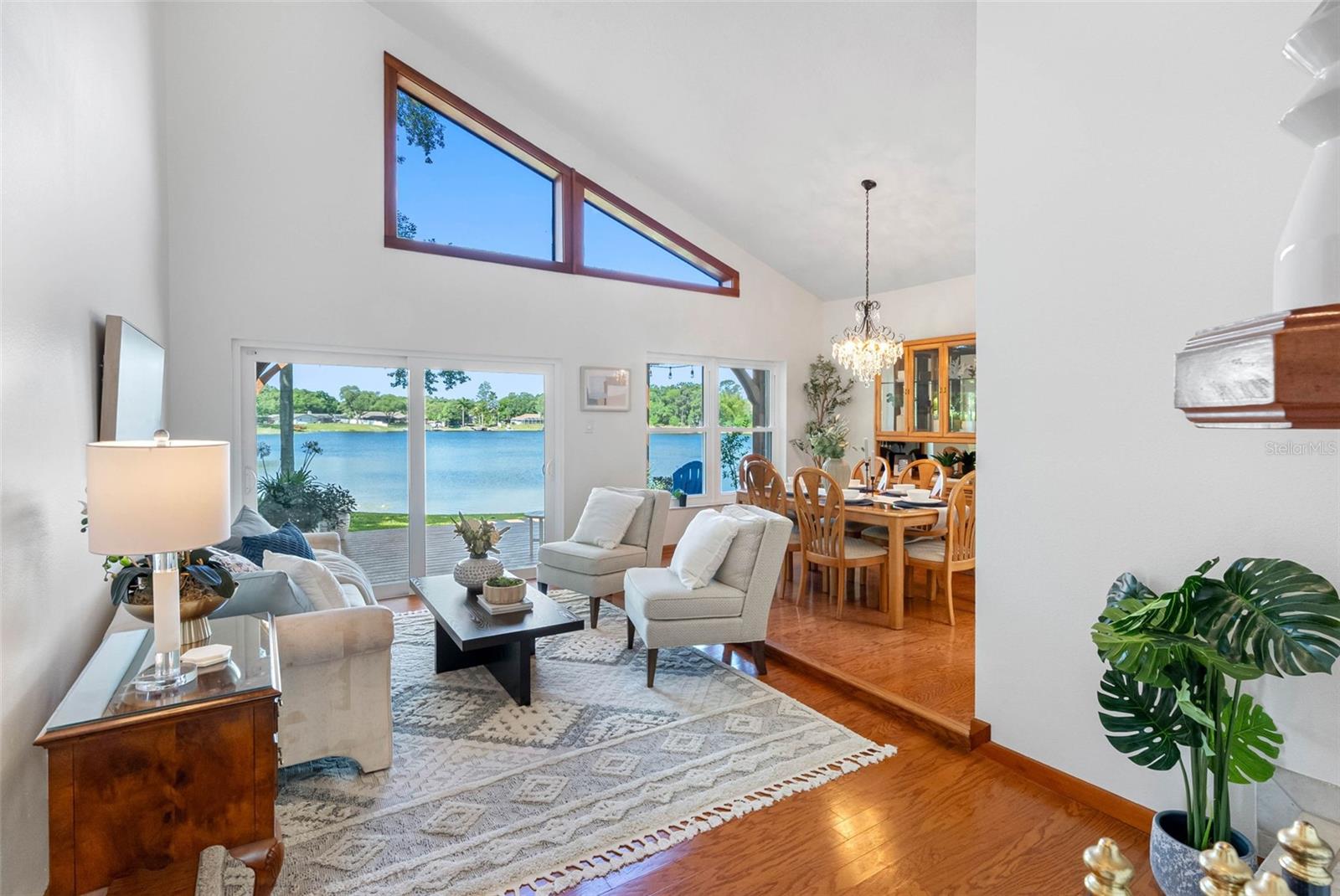 Image 5 of 67 For 10209 Lake Grove Drive