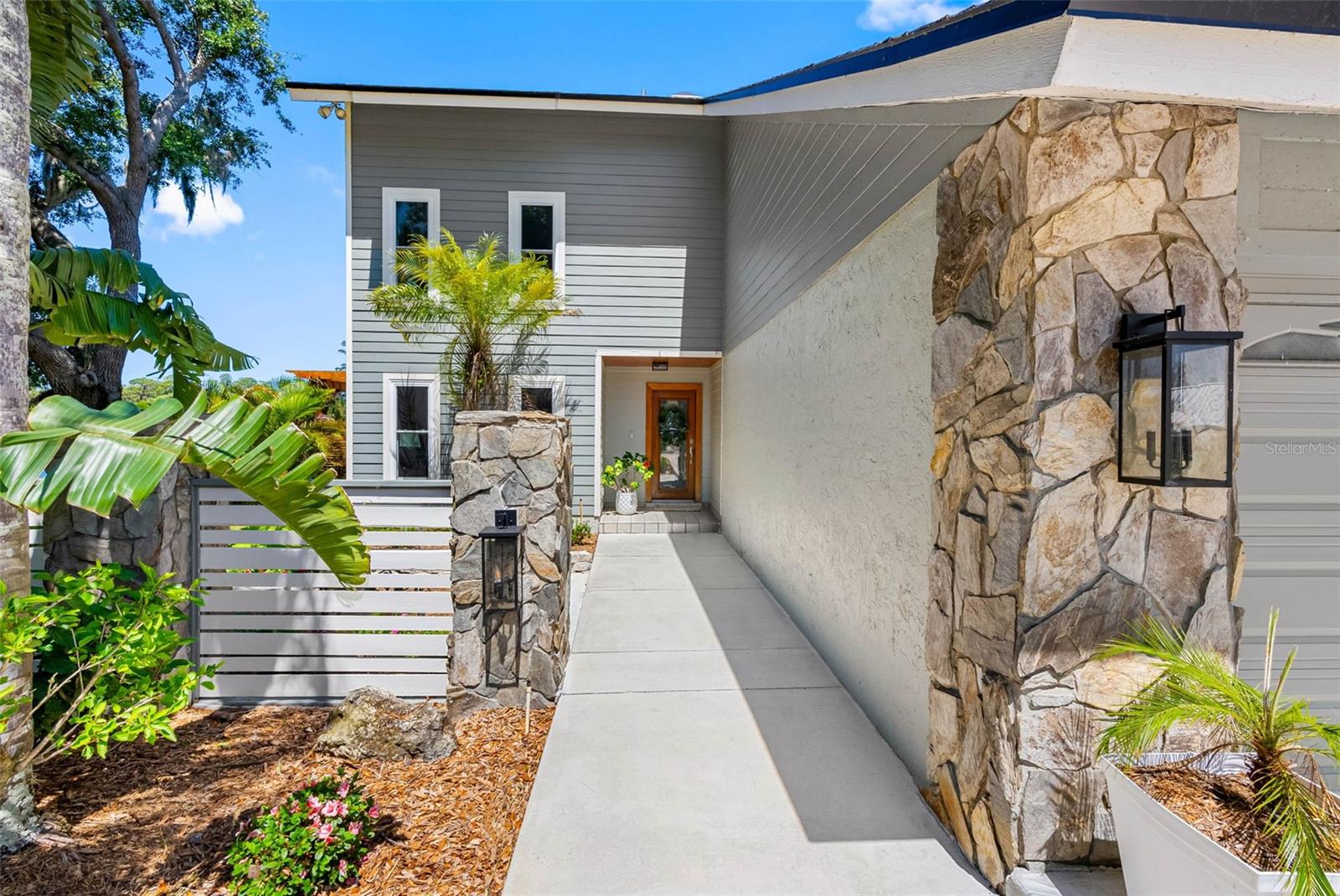 Image 57 of 67 For 10209 Lake Grove Drive