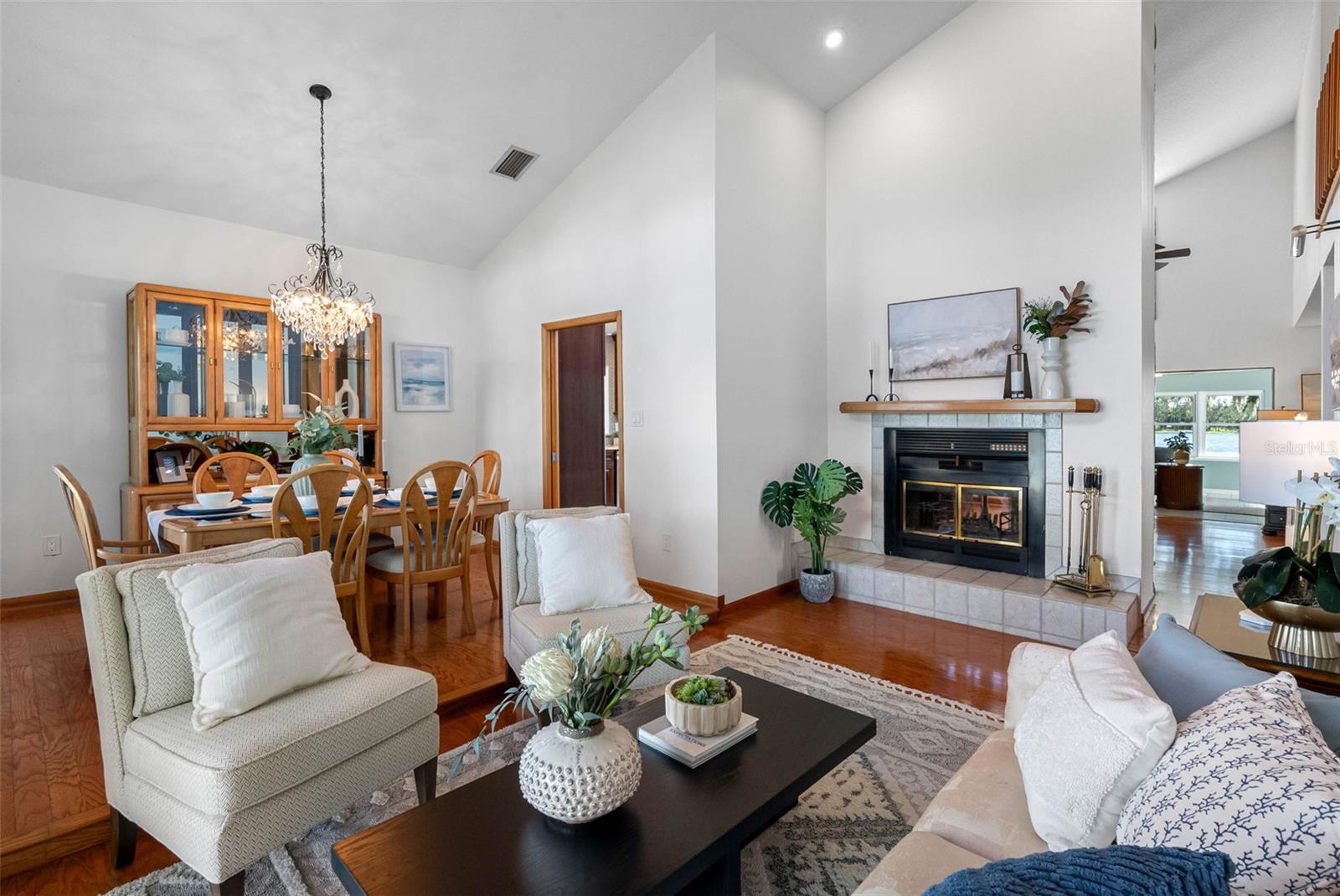 Image 8 of 67 For 10209 Lake Grove Drive