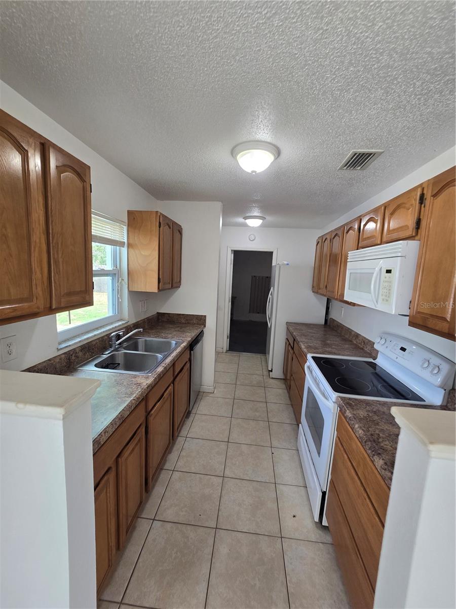 Image 5 of 17 For 9231 Antrim Street