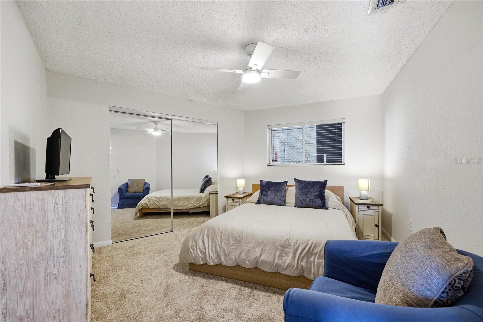 Image 19 of 32 For 610 Island Way 607