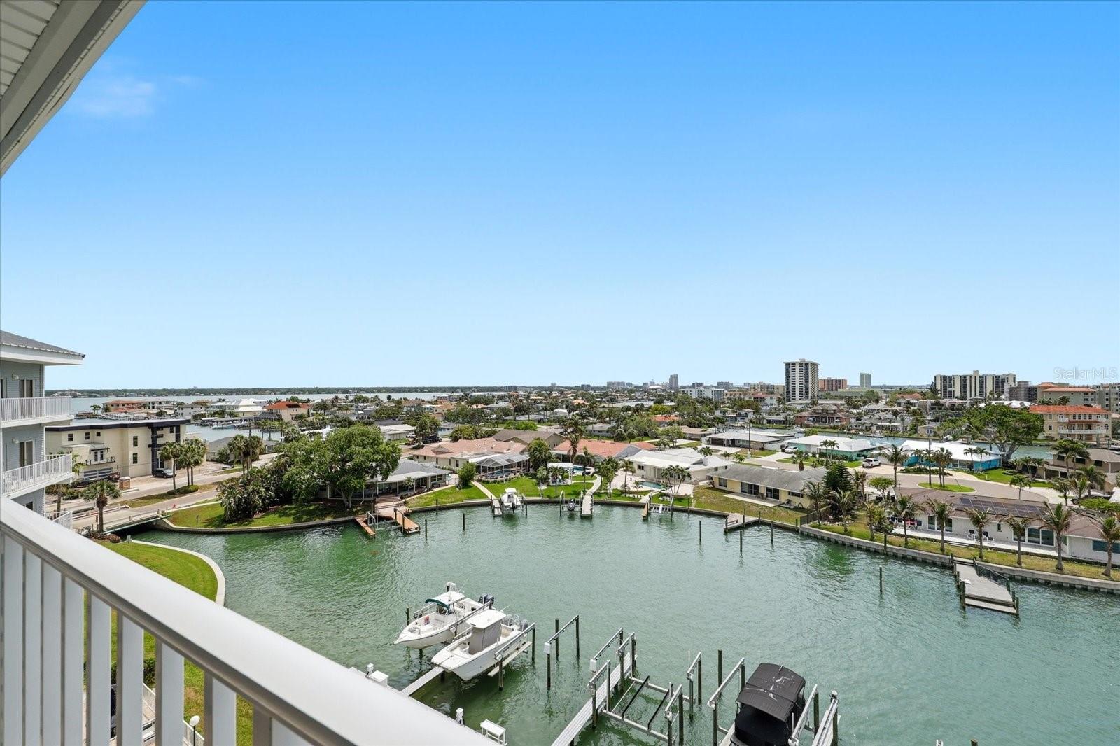 Image 23 of 32 For 610 Island Way 607