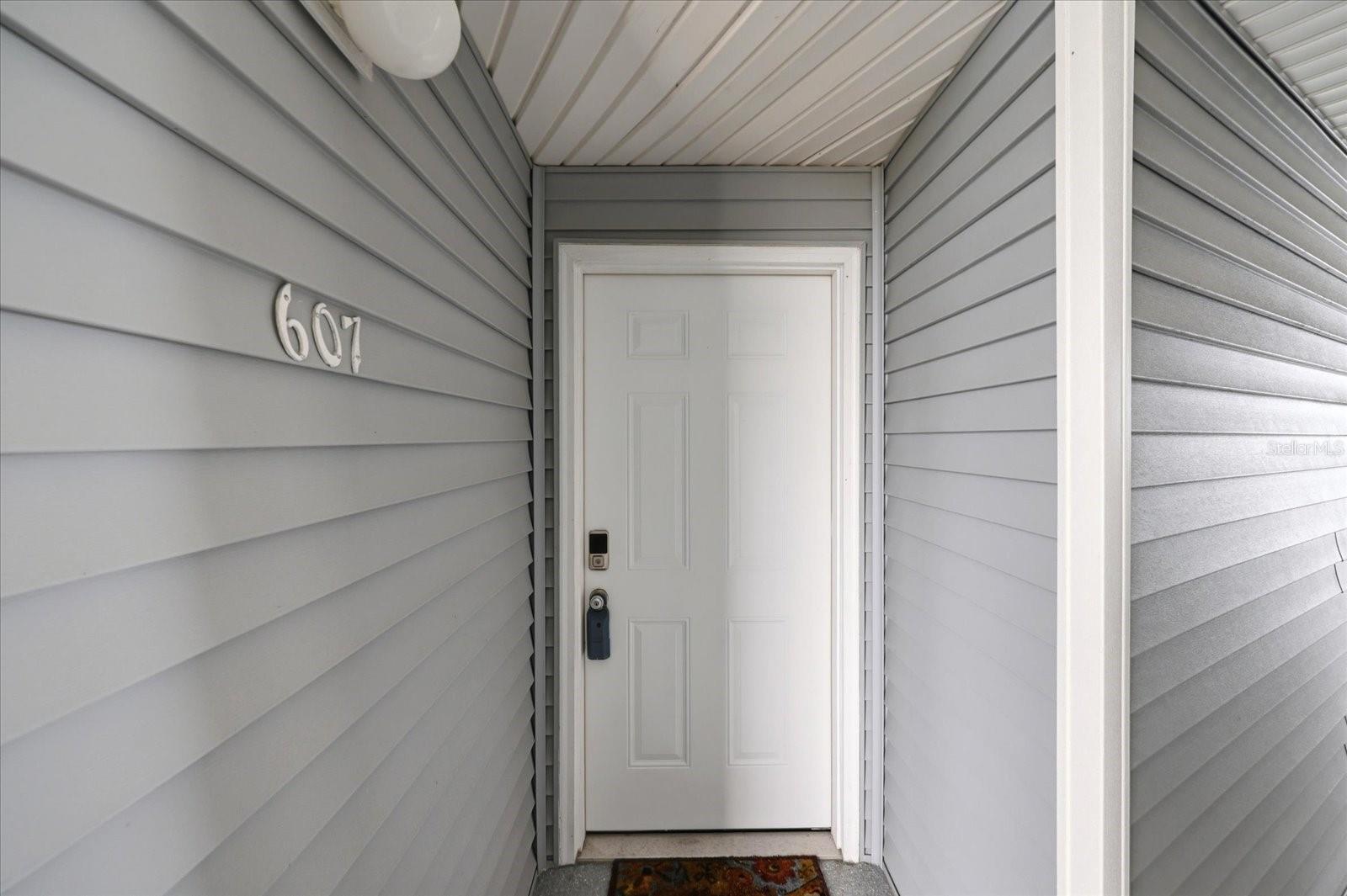 Image 4 of 32 For 610 Island Way 607