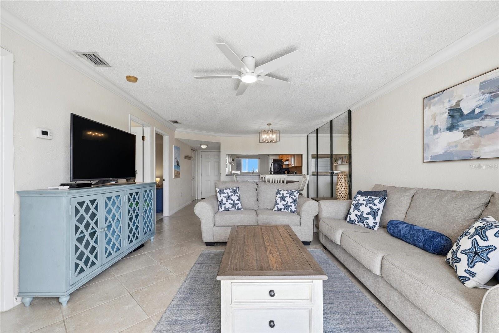 Image 6 of 32 For 610 Island Way 607