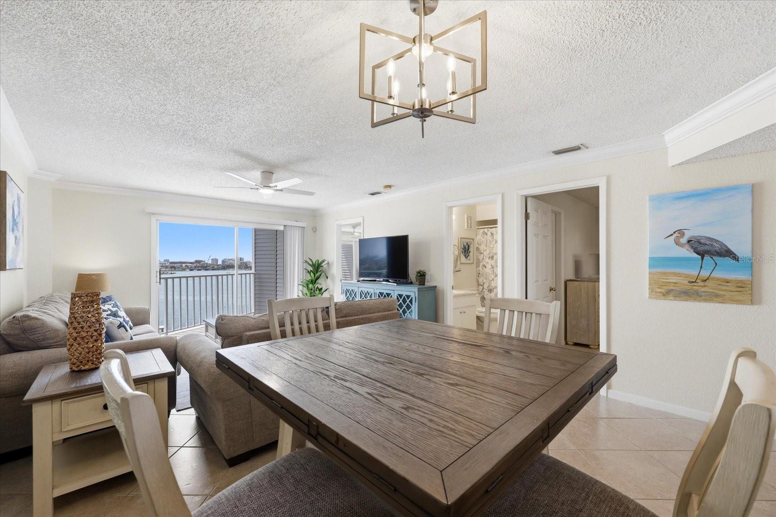 Image 7 of 32 For 610 Island Way 607