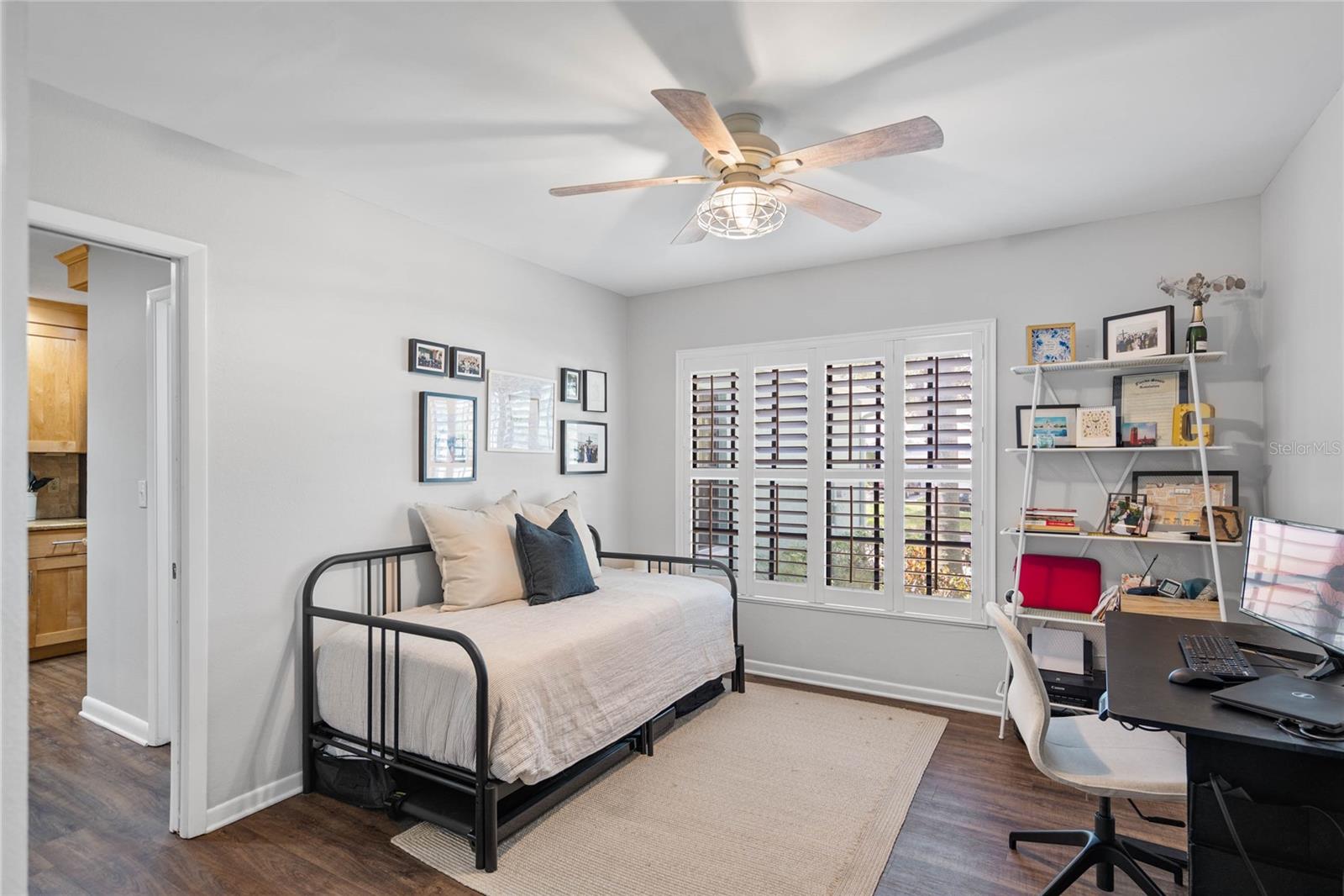 Image 12 of 45 For 1092 Sanabel Court Ne