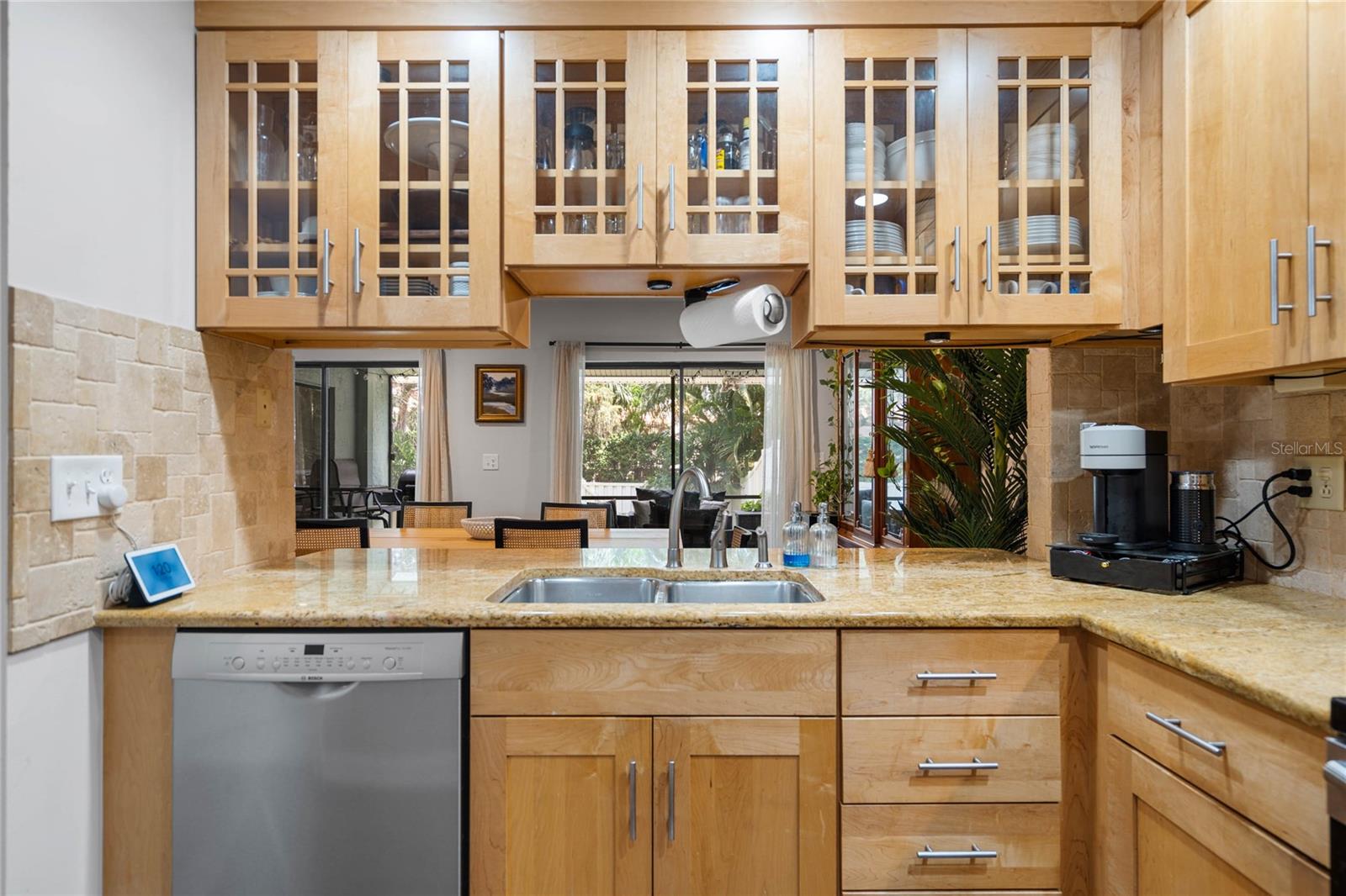 Image 4 of 45 For 1092 Sanabel Court Ne