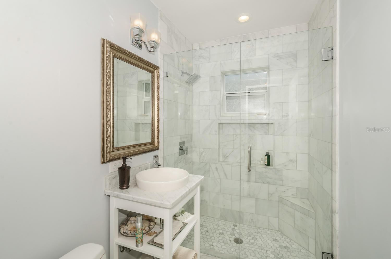 Image 13 of 27 For 305 15th Ave Street Ne