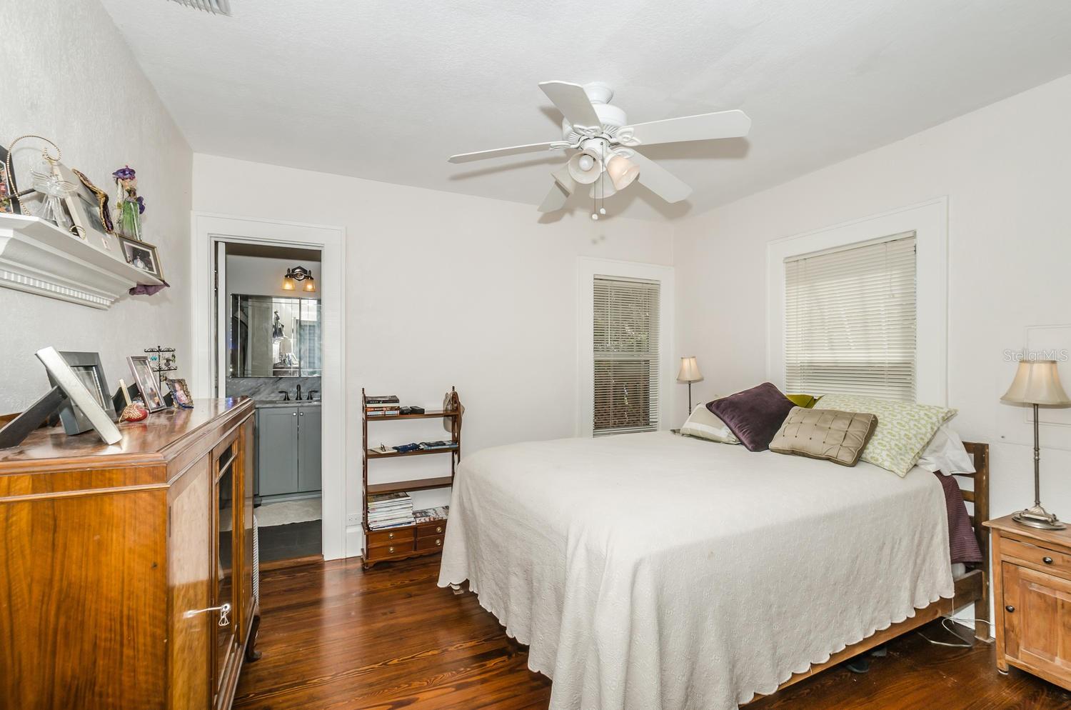 Image 14 of 27 For 305 15th Ave Street Ne