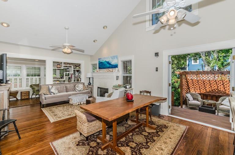 Image 5 of 27 For 305 15th Ave Street Ne