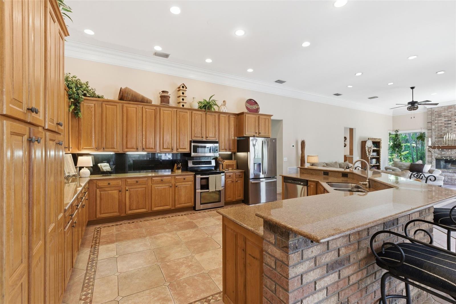 Image 24 of 83 For 18701 Pepper Pike