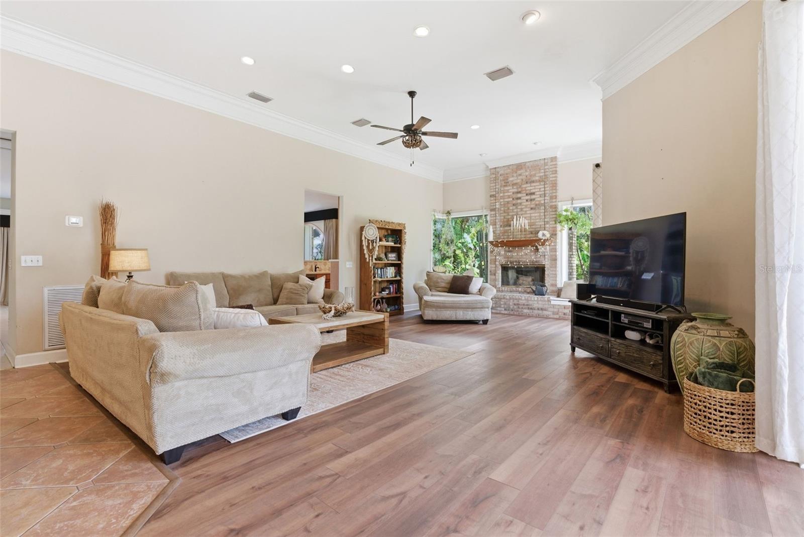 Image 28 of 83 For 18701 Pepper Pike