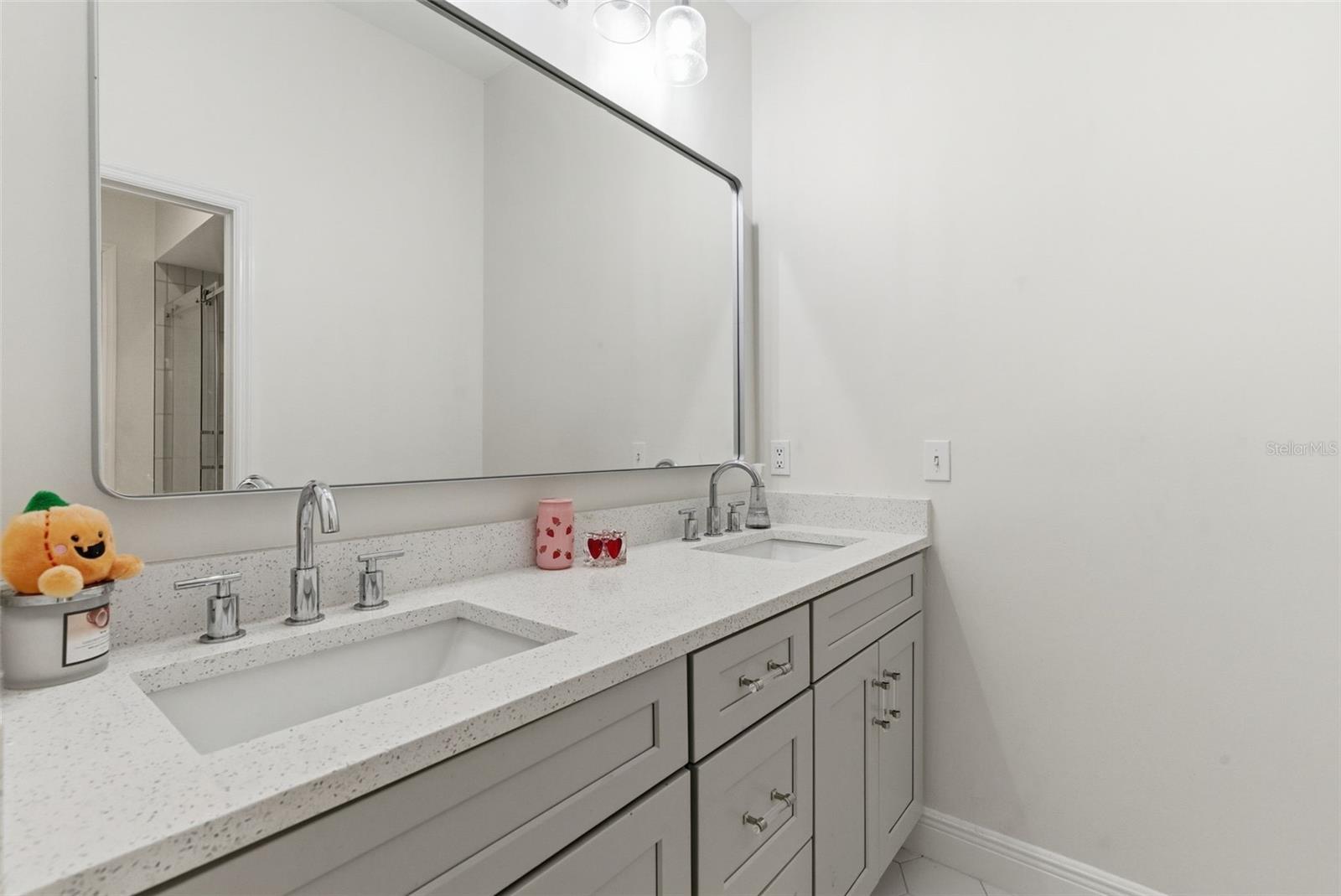 Image 60 of 83 For 18701 Pepper Pike