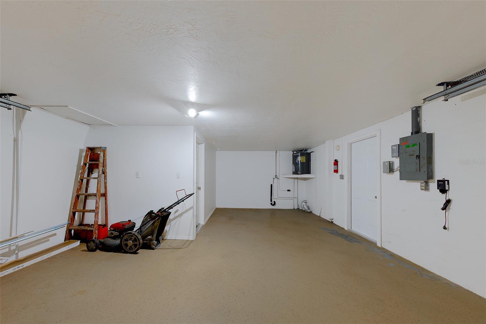 Image 22 of 27 For 9830 Rainbow Lane