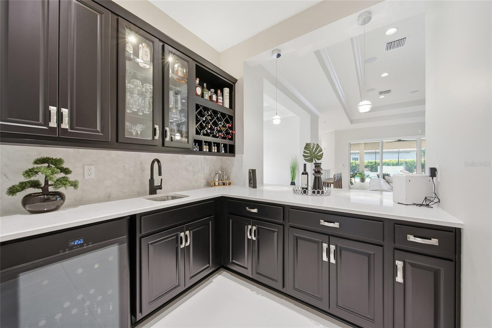 Image 17 of 100 For 2420 Coco Palm Circle