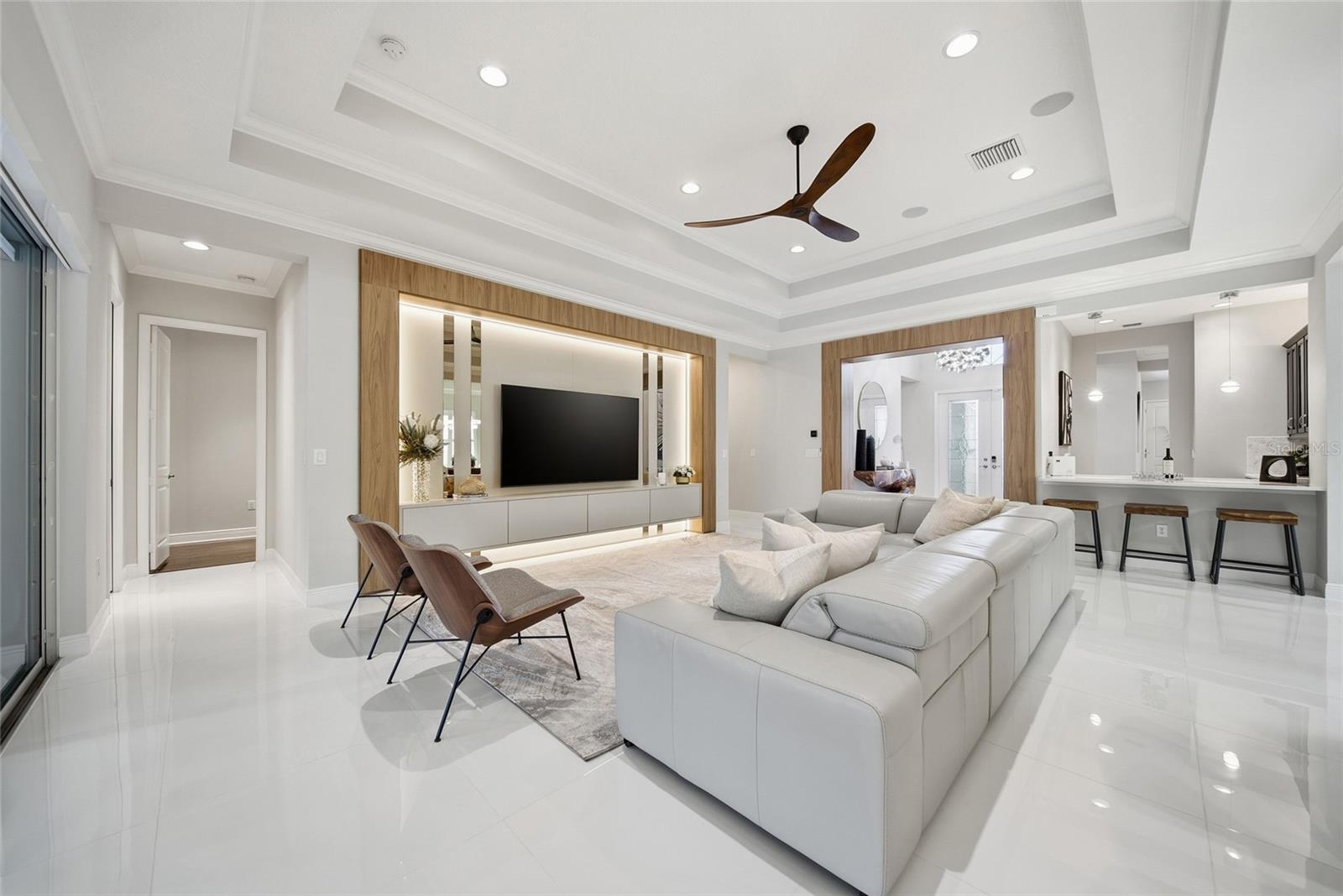 Image 21 of 100 For 2420 Coco Palm Circle