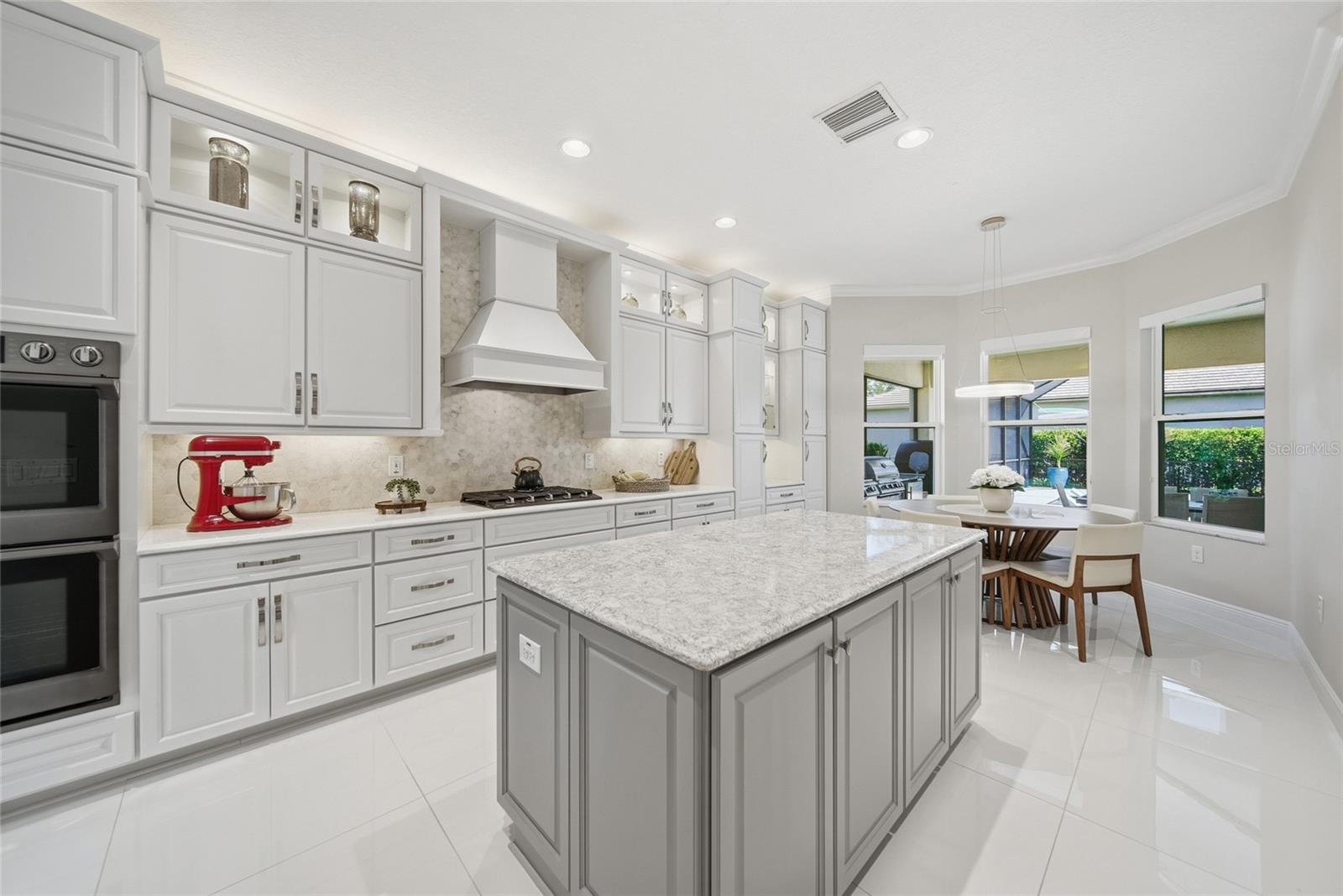 Image 30 of 100 For 2420 Coco Palm Circle