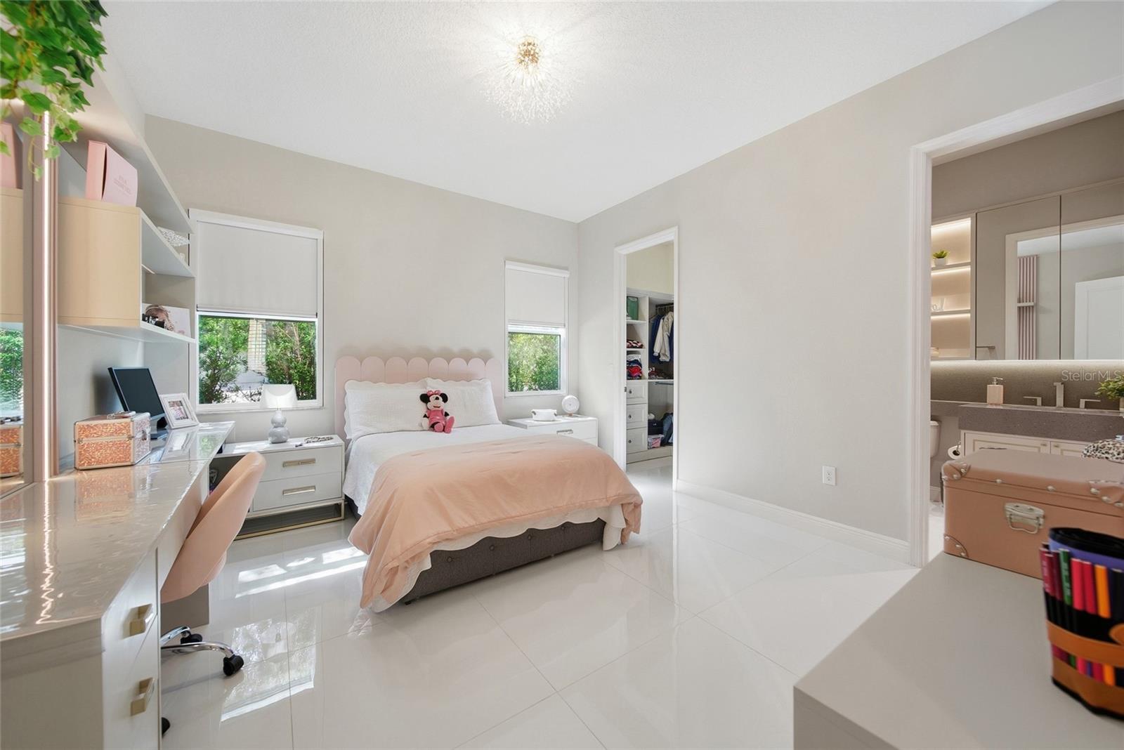 Image 48 of 100 For 2420 Coco Palm Circle