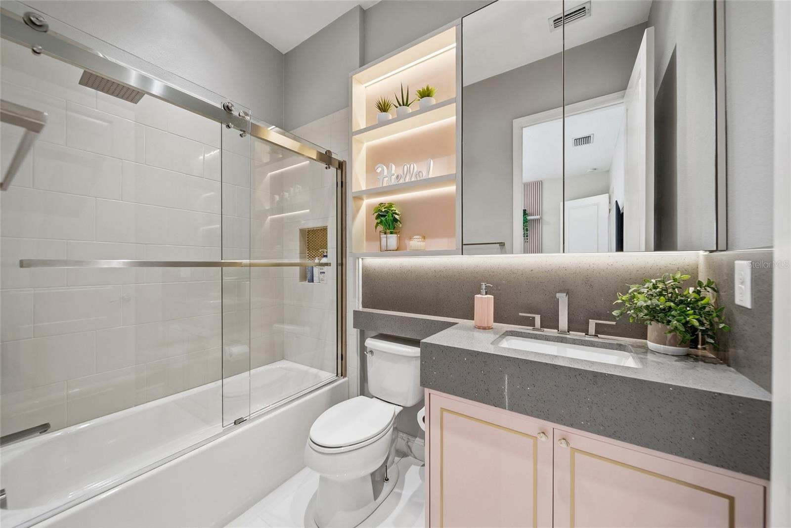 Image 50 of 100 For 2420 Coco Palm Circle