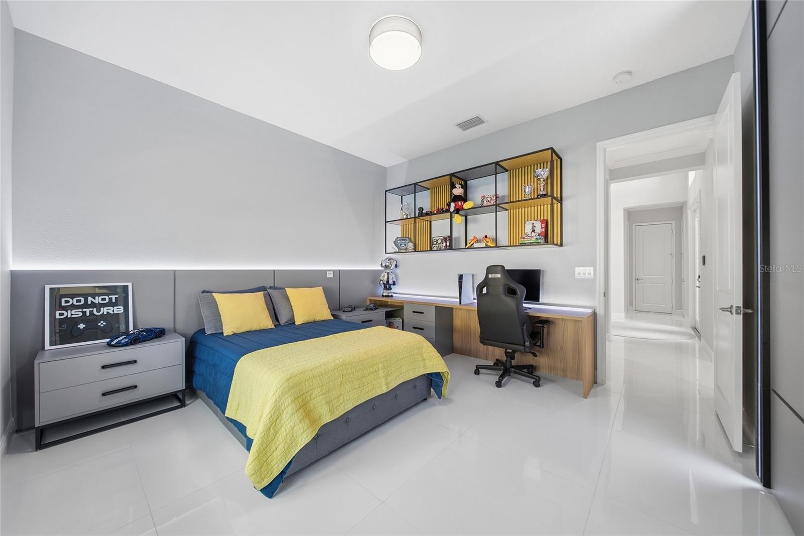 Image 51 of 100 For 2420 Coco Palm Circle