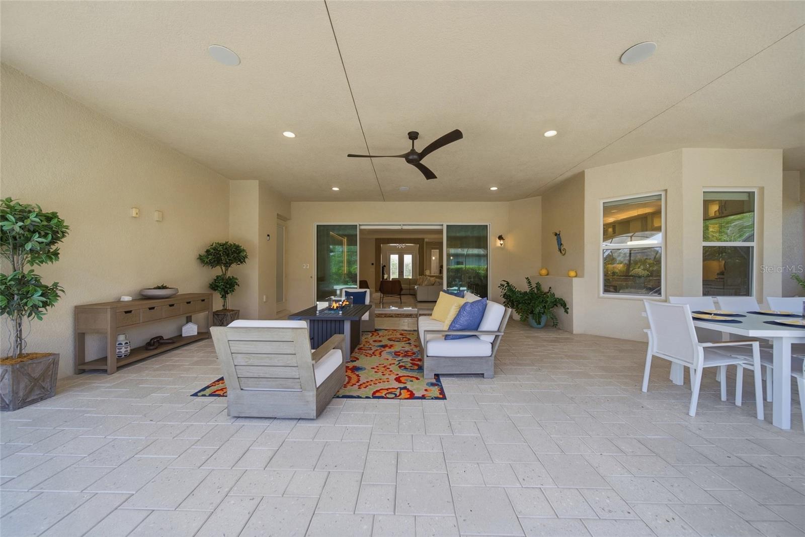 Image 60 of 100 For 2420 Coco Palm Circle