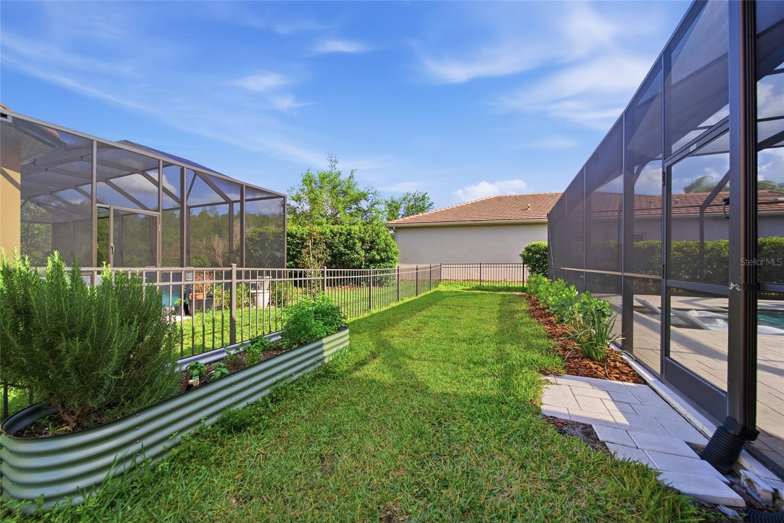 Image 72 of 100 For 2420 Coco Palm Circle