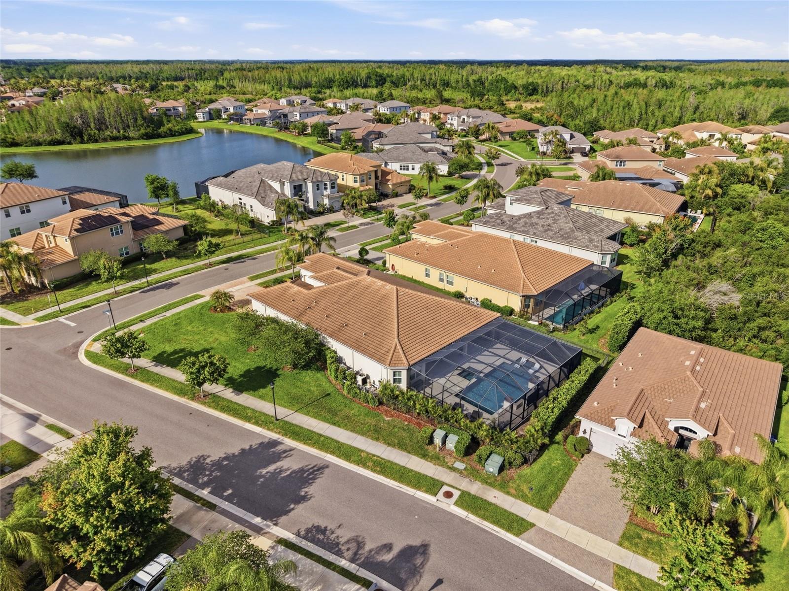 Image 77 of 100 For 2420 Coco Palm Circle