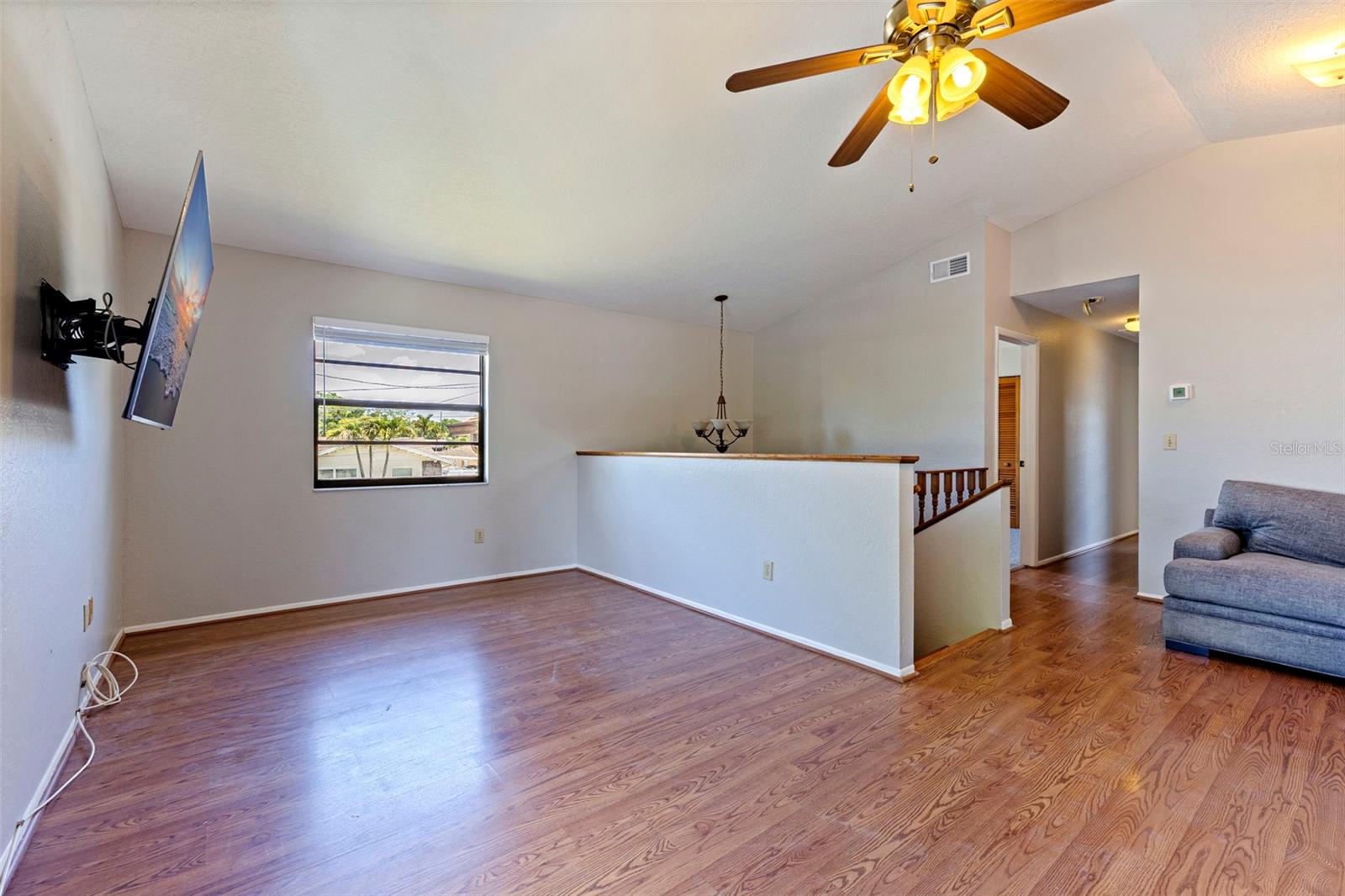 Image 14 of 43 For 334 Crosswinds Drive