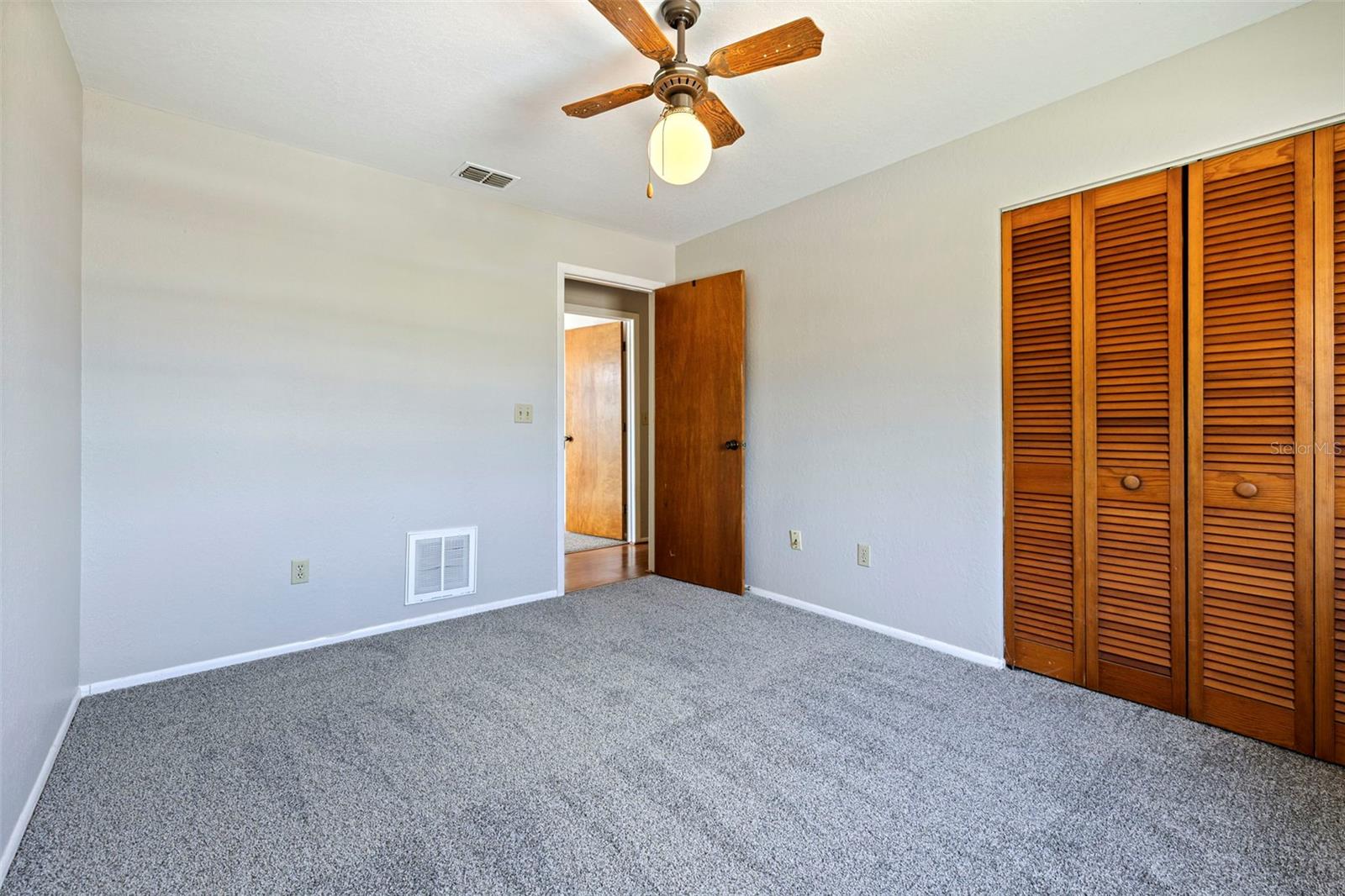 Image 23 of 43 For 334 Crosswinds Drive