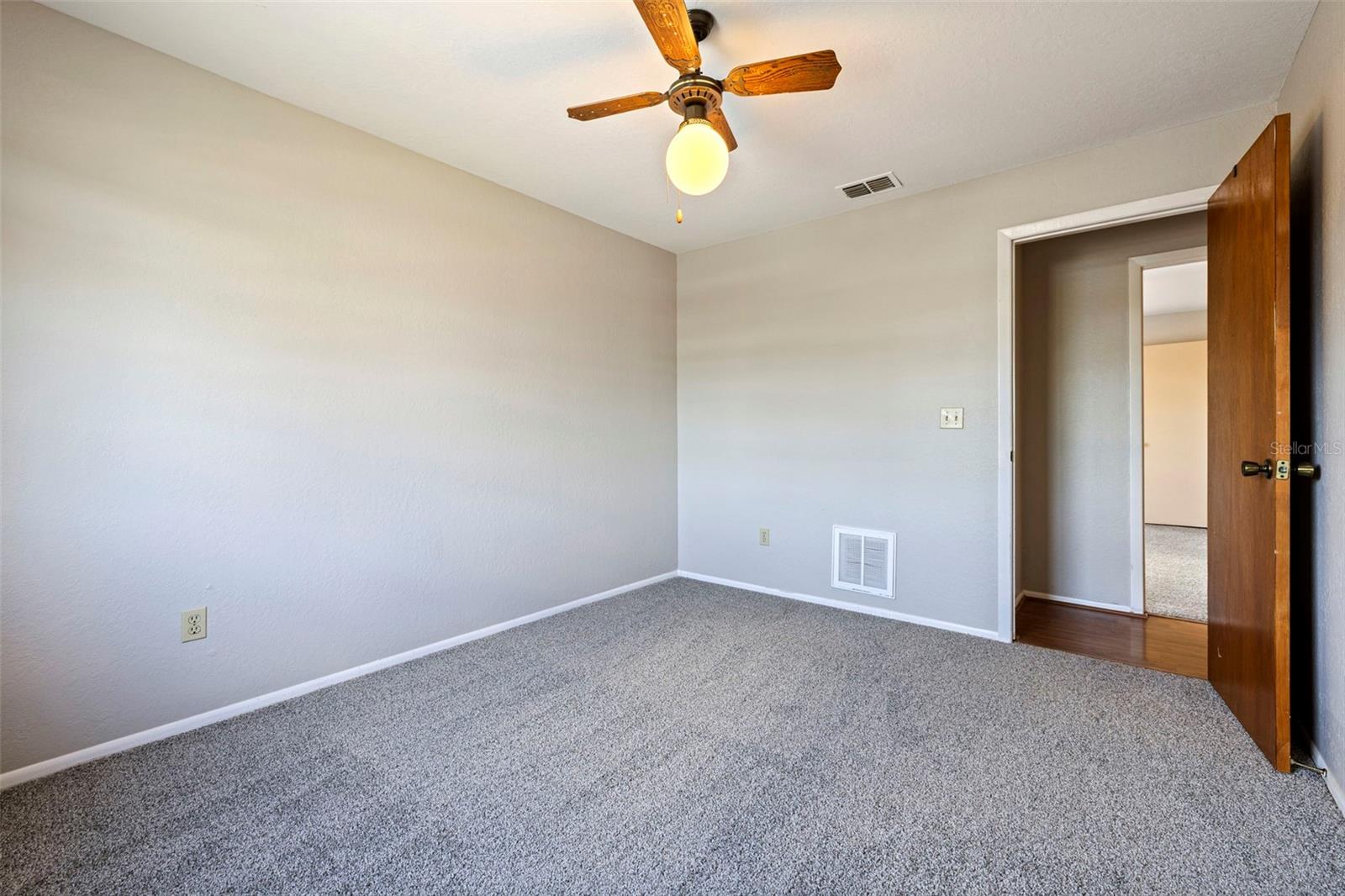 Image 24 of 43 For 334 Crosswinds Drive