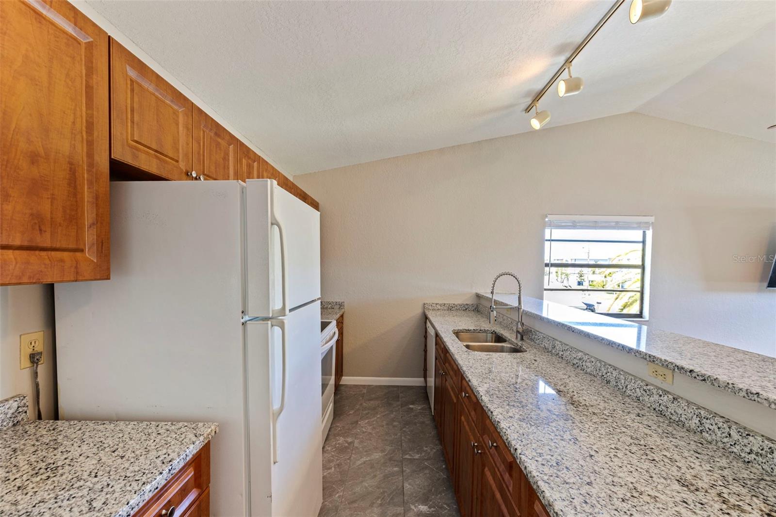 Image 9 of 43 For 334 Crosswinds Drive