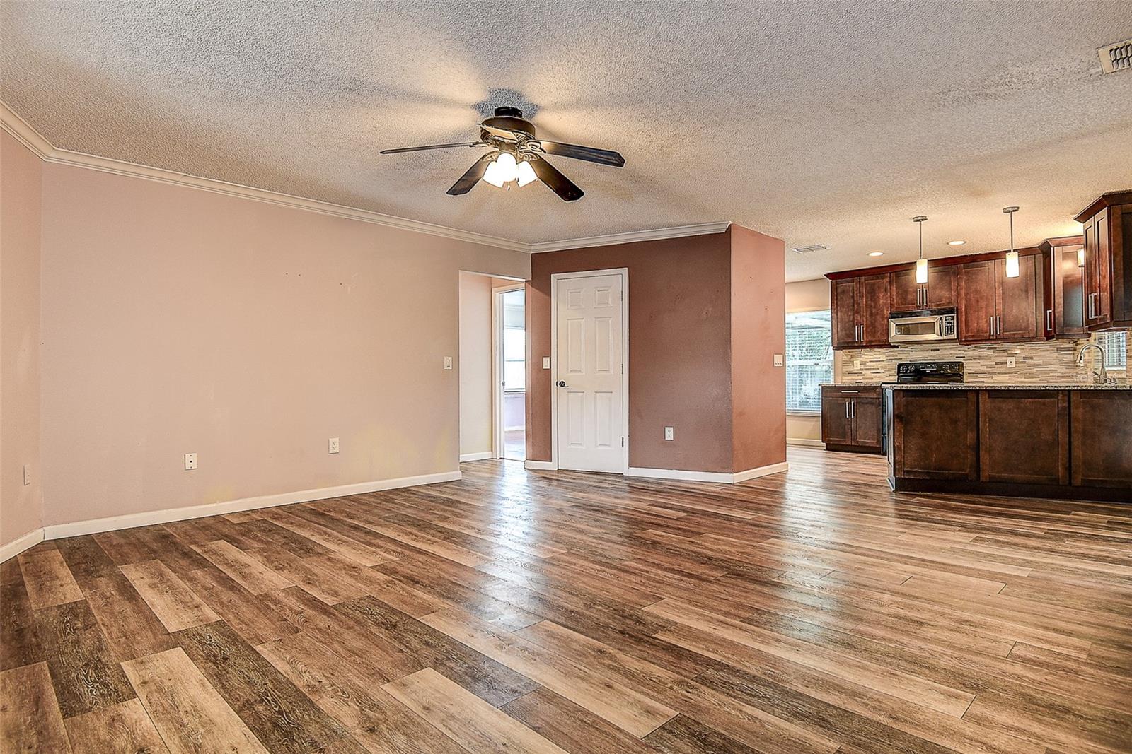 Image 17 of 40 For 7556 High Pines Court