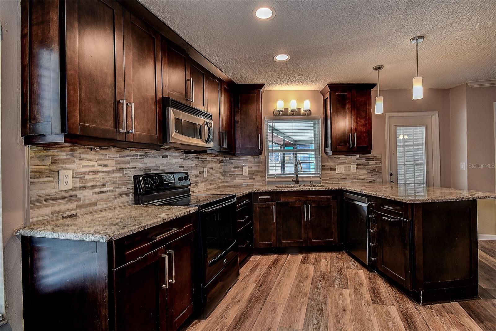 Image 22 of 40 For 7556 High Pines Court