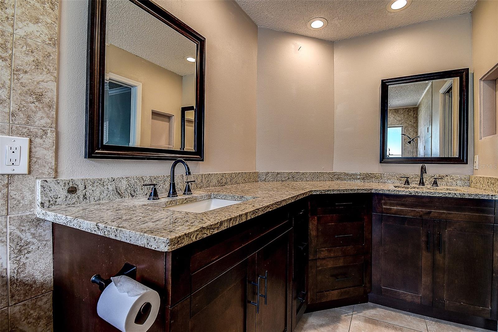 Image 29 of 40 For 7556 High Pines Court