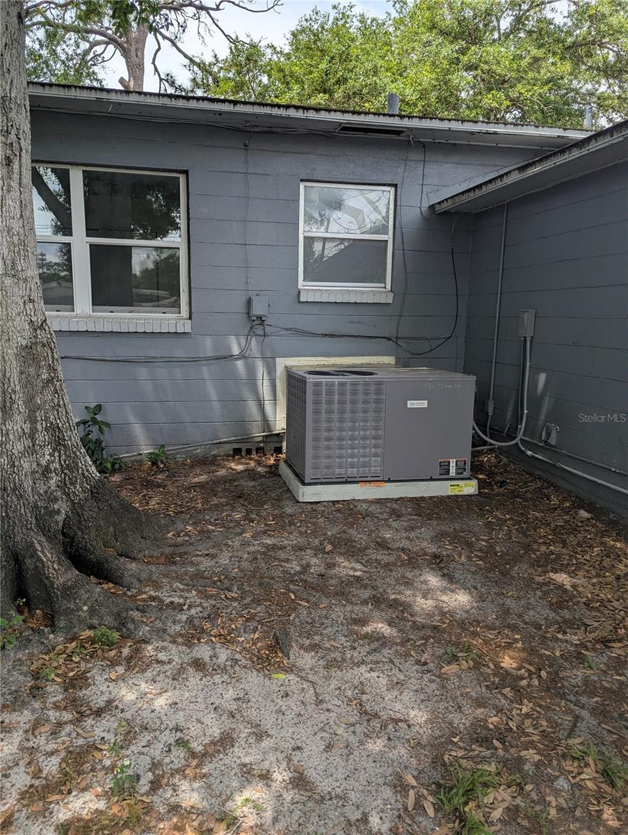 Image 31 of 32 For 3834 Dr Martin Luther King Jr Street S