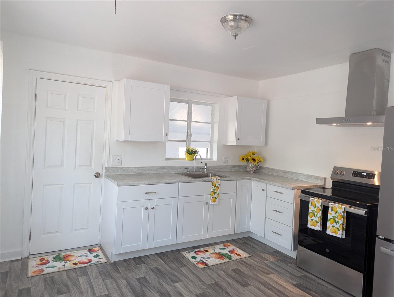 Image 8 of 32 For 3834 Dr Martin Luther King Jr Street S