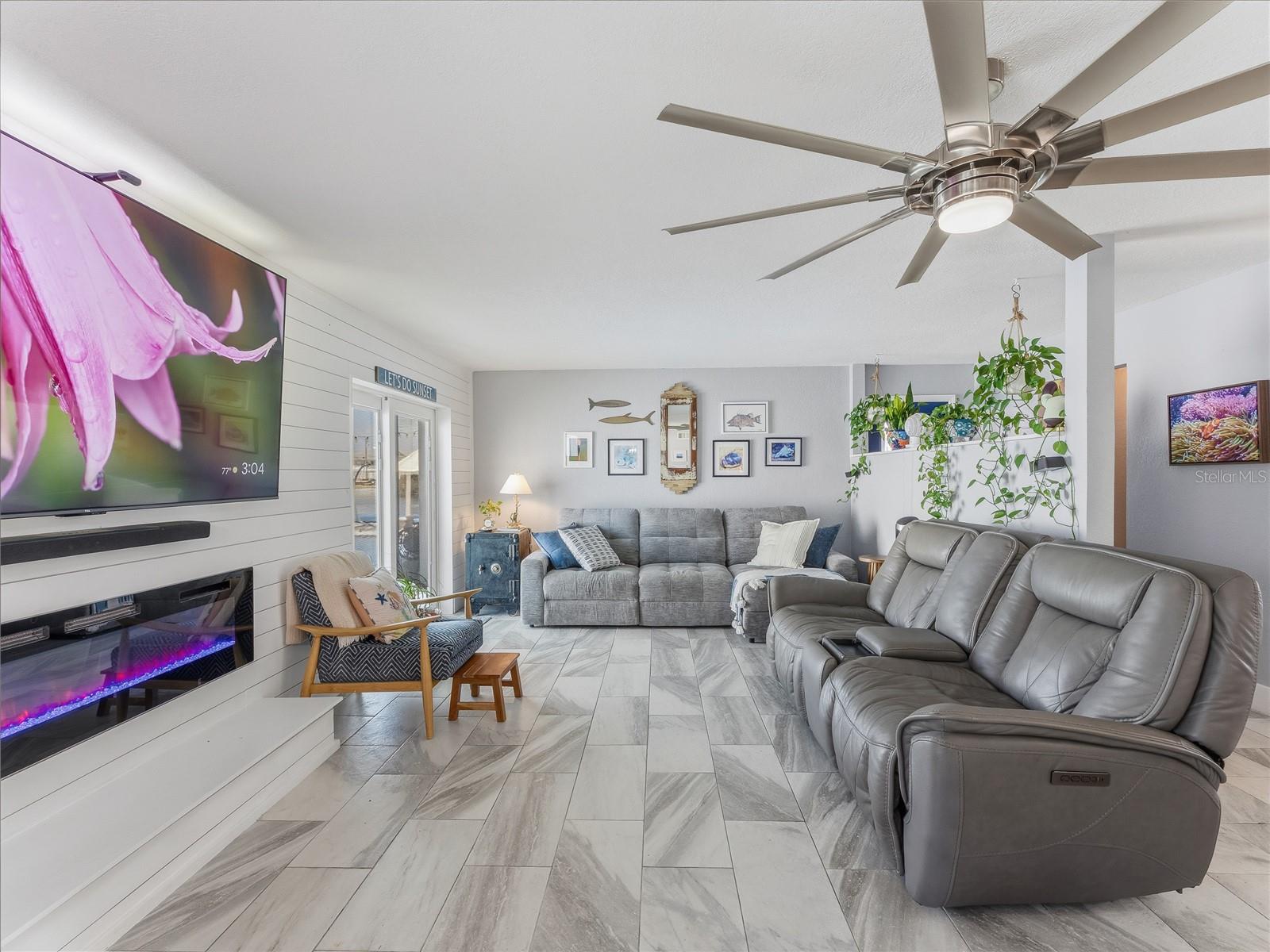 Image 12 of 75 For 3173 Gulfview Drive