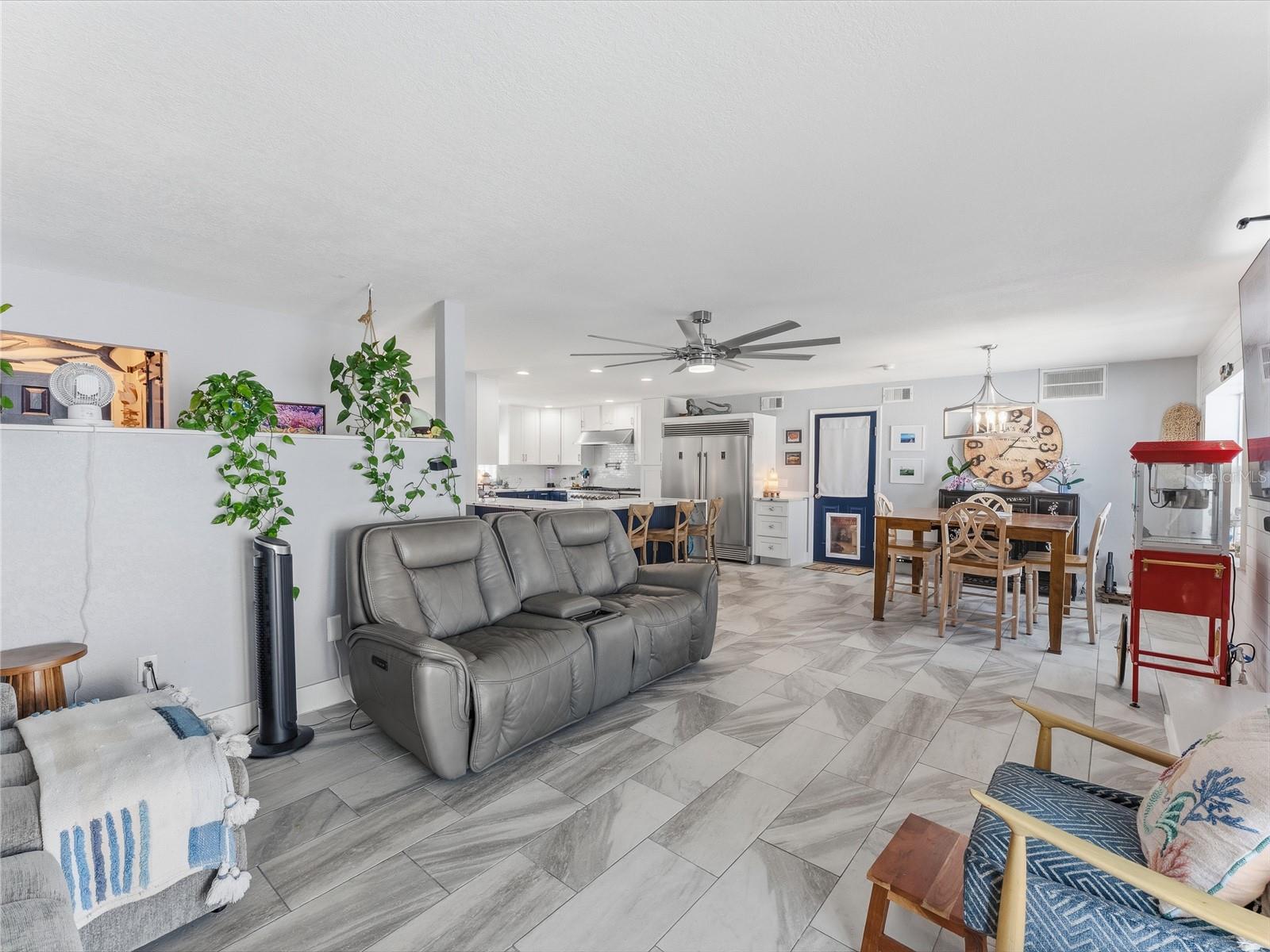 Image 13 of 75 For 3173 Gulfview Drive