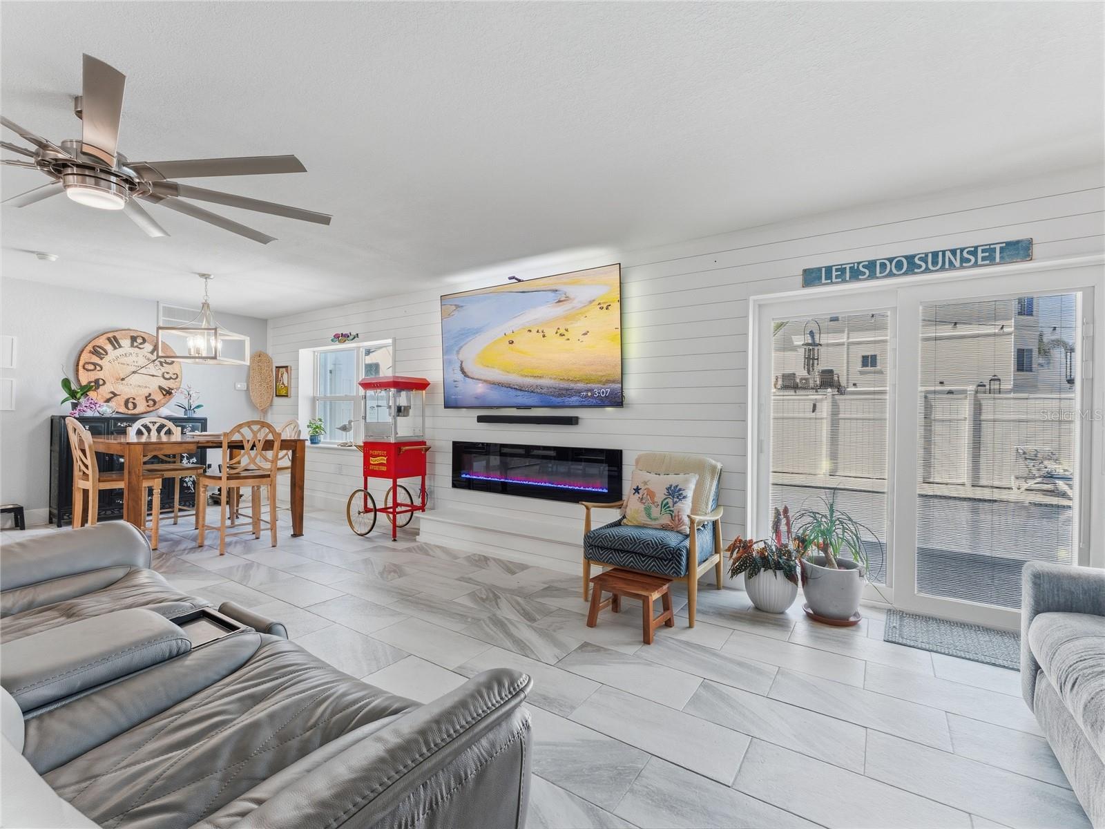 Image 14 of 75 For 3173 Gulfview Drive