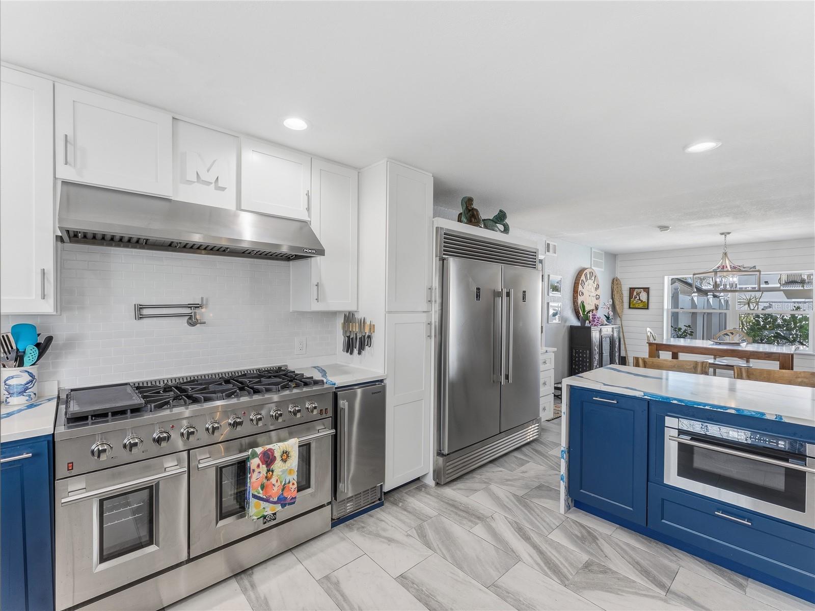 Image 21 of 75 For 3173 Gulfview Drive