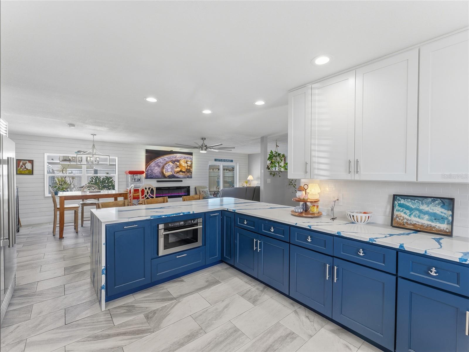 Image 22 of 75 For 3173 Gulfview Drive