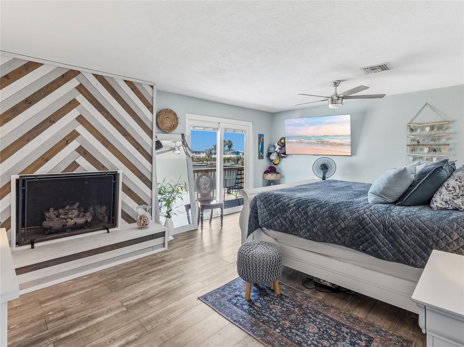 Image 24 of 75 For 3173 Gulfview Drive