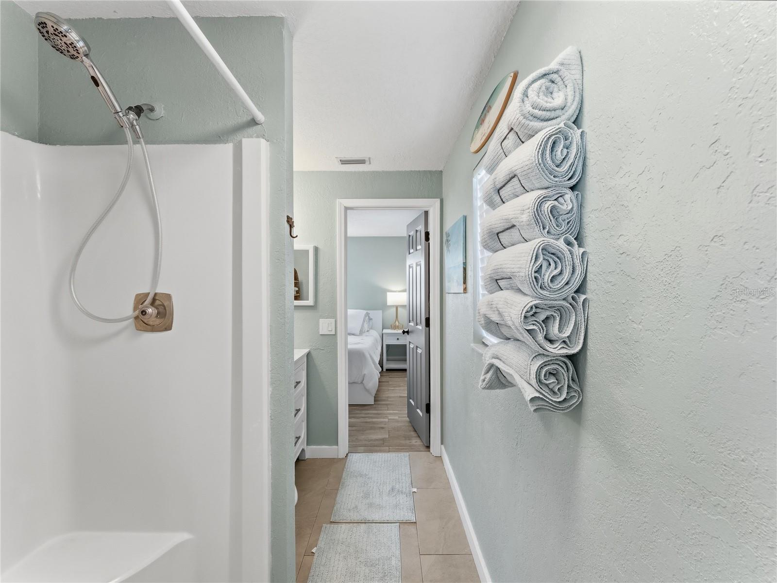 Image 34 of 75 For 3173 Gulfview Drive