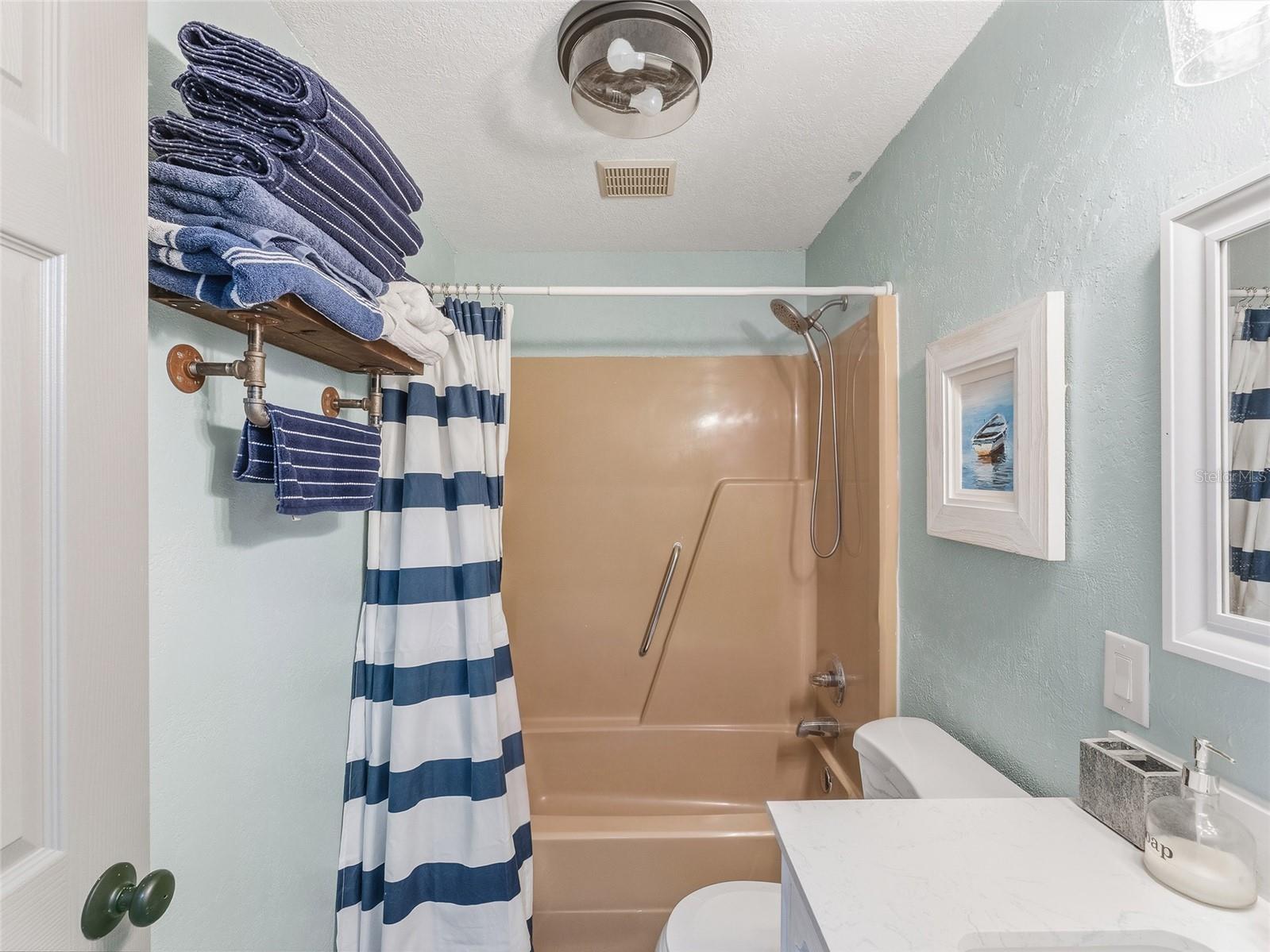 Image 44 of 75 For 3173 Gulfview Drive