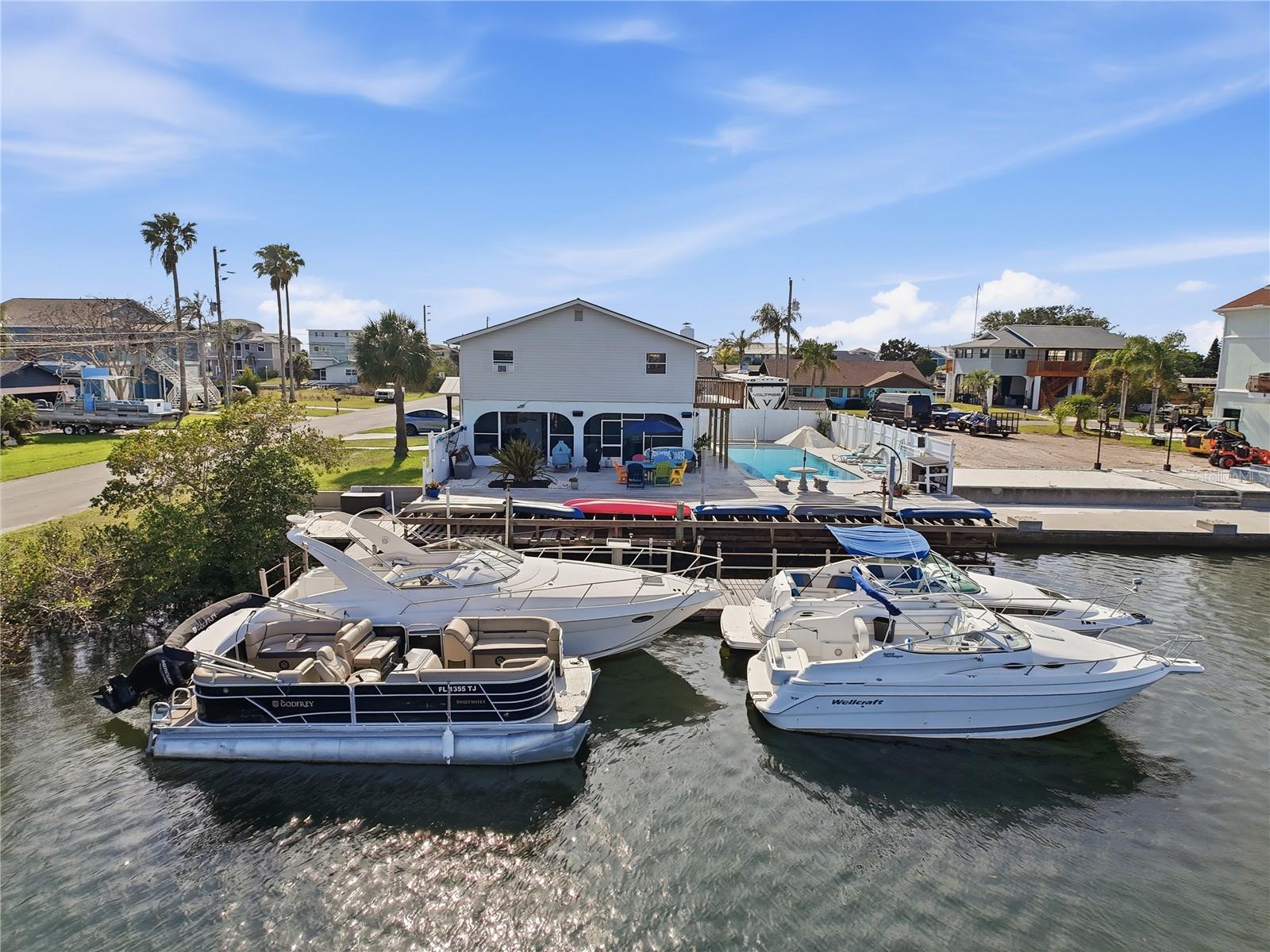 Image 65 of 75 For 3173 Gulfview Drive