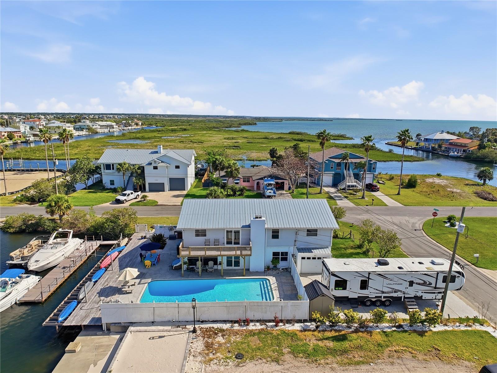 Image 7 of 75 For 3173 Gulfview Drive