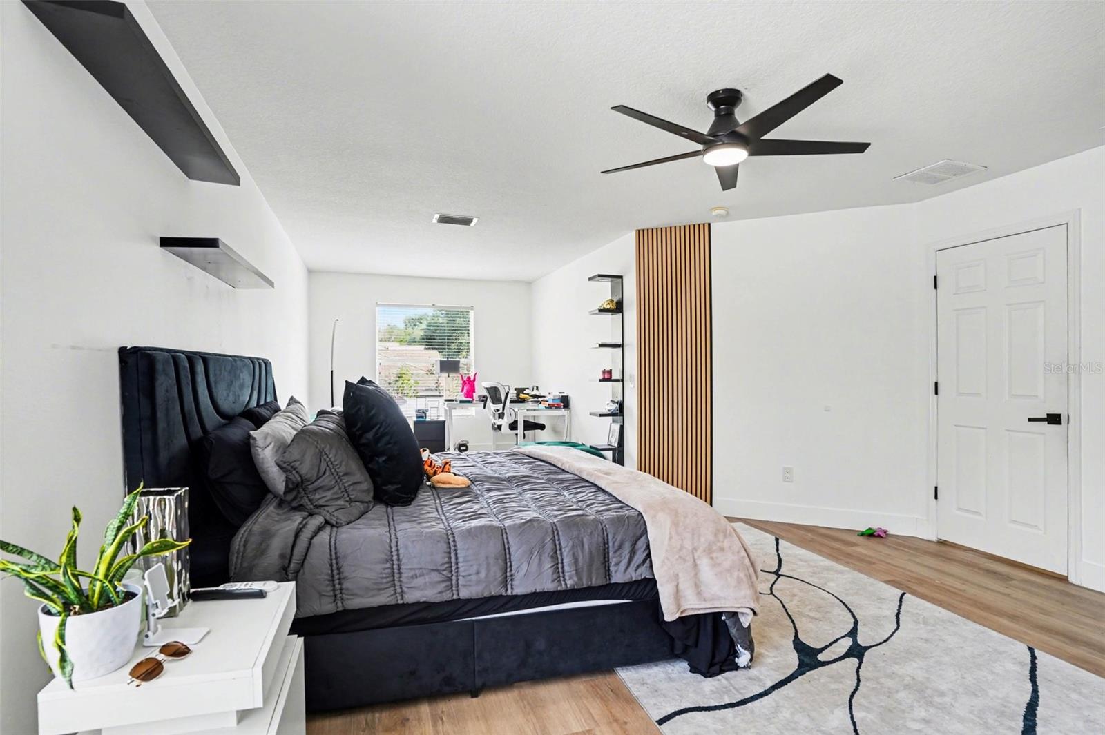 Image 12 of 25 For 8105 River Mont Way