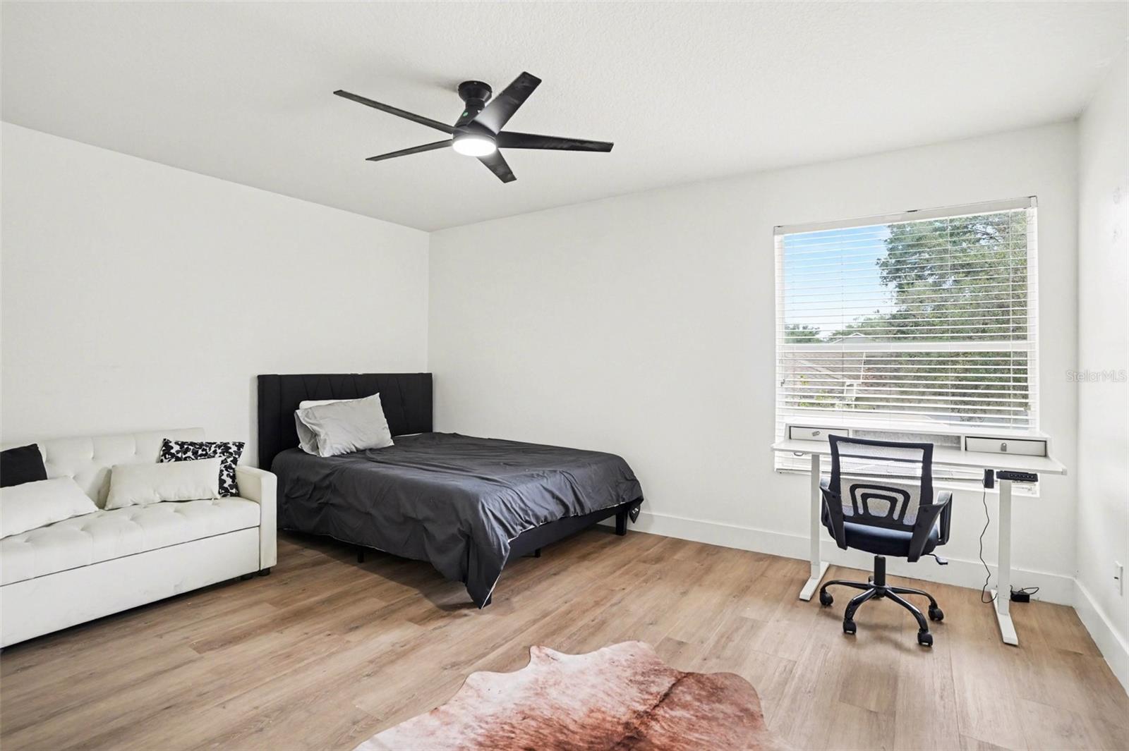 Image 15 of 25 For 8105 River Mont Way